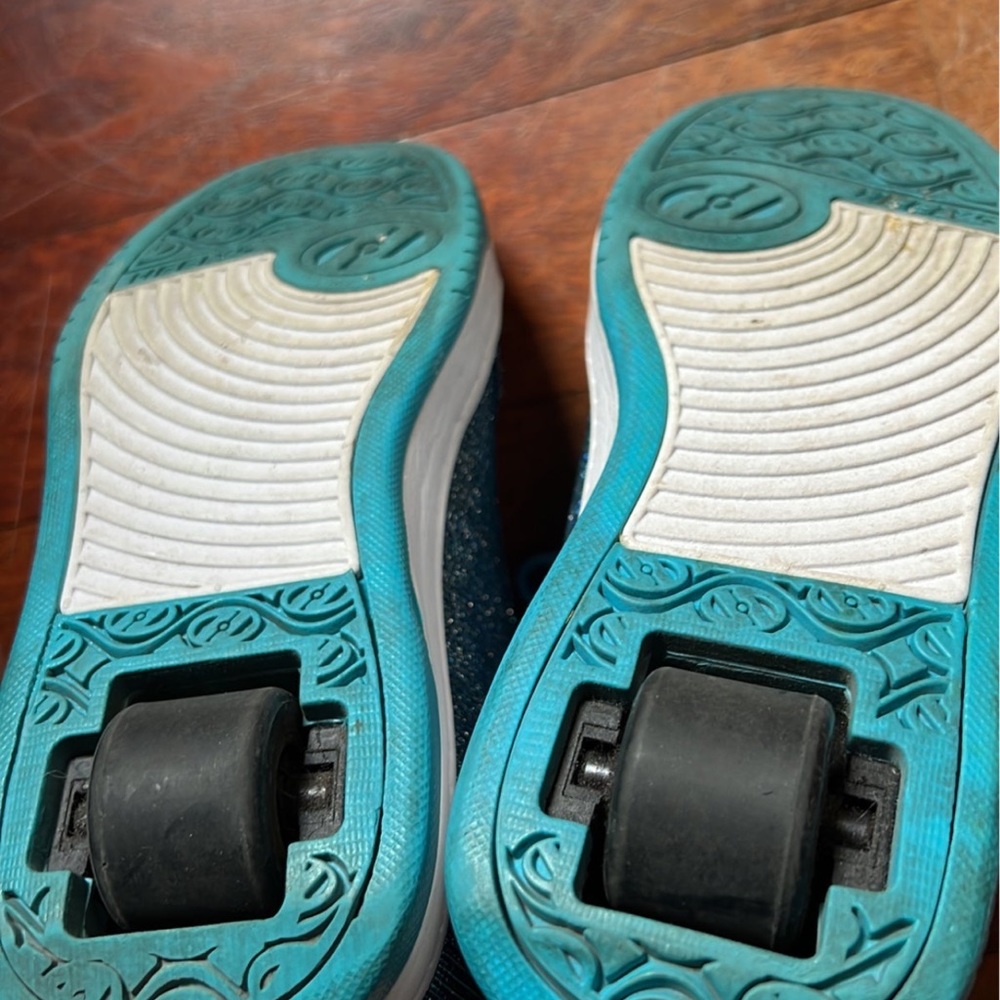 Heelys blue girls shoes size 2